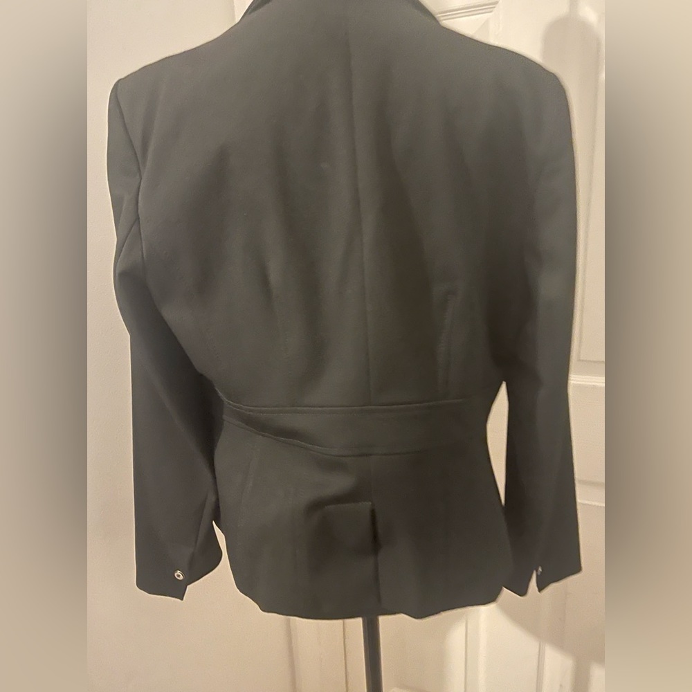 Blazer - Picture 4 of 5